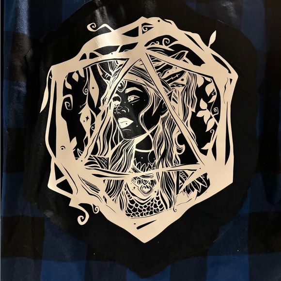 One a kind flannel with D&D inspired patch - Picture 4 of 7